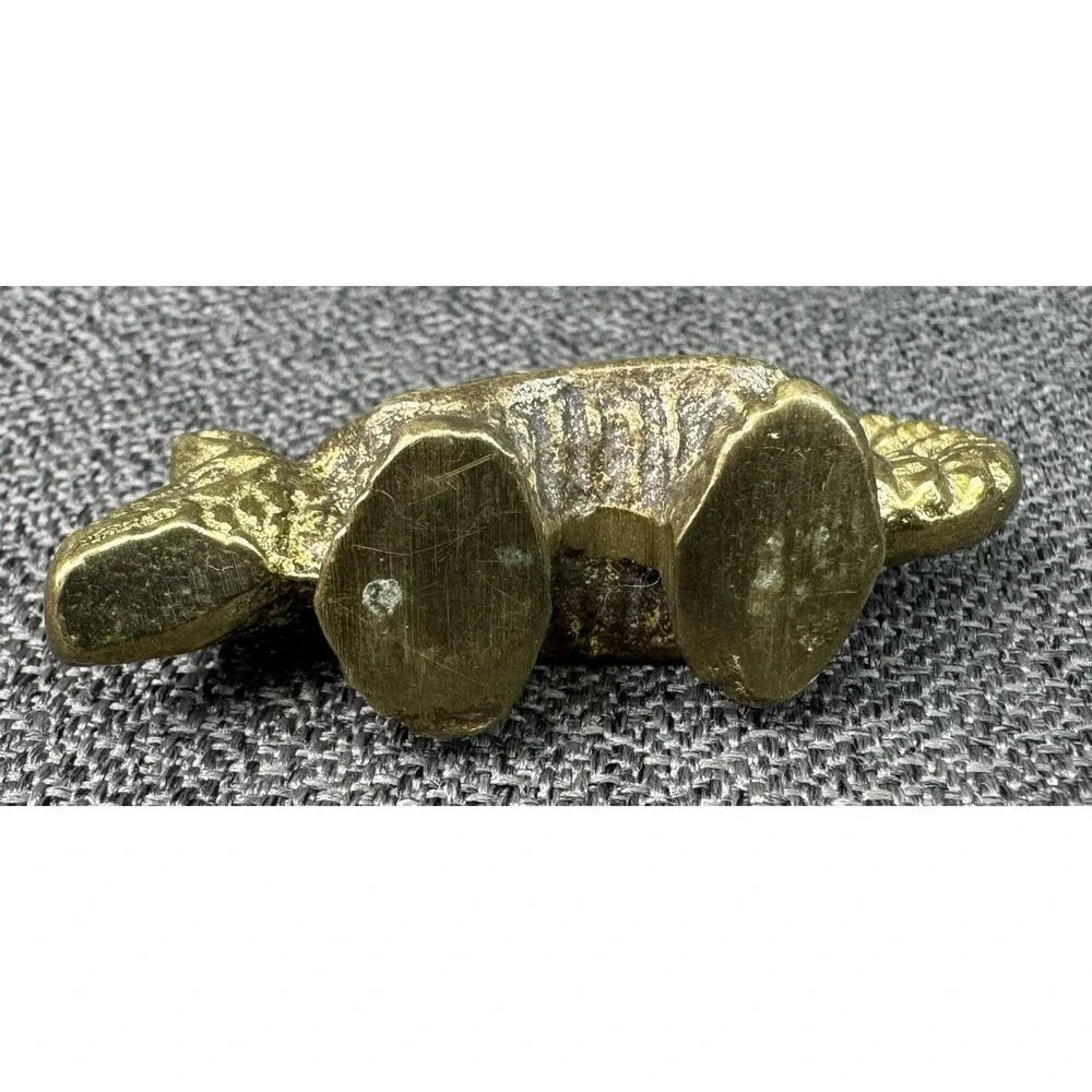Vintage Baby Brass Armadillo Figurine Paperweight Russ Berrie 2